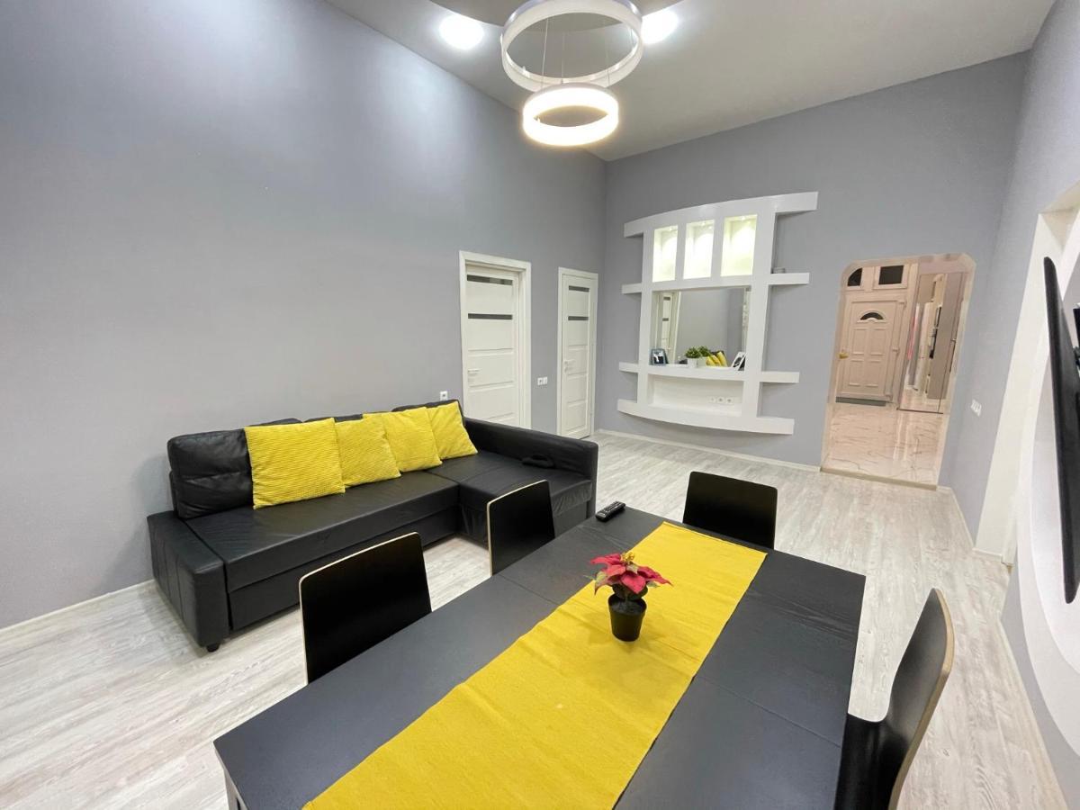 Deluxe Sapphire Residency - 4 Bedrooms Budapest Esterno foto